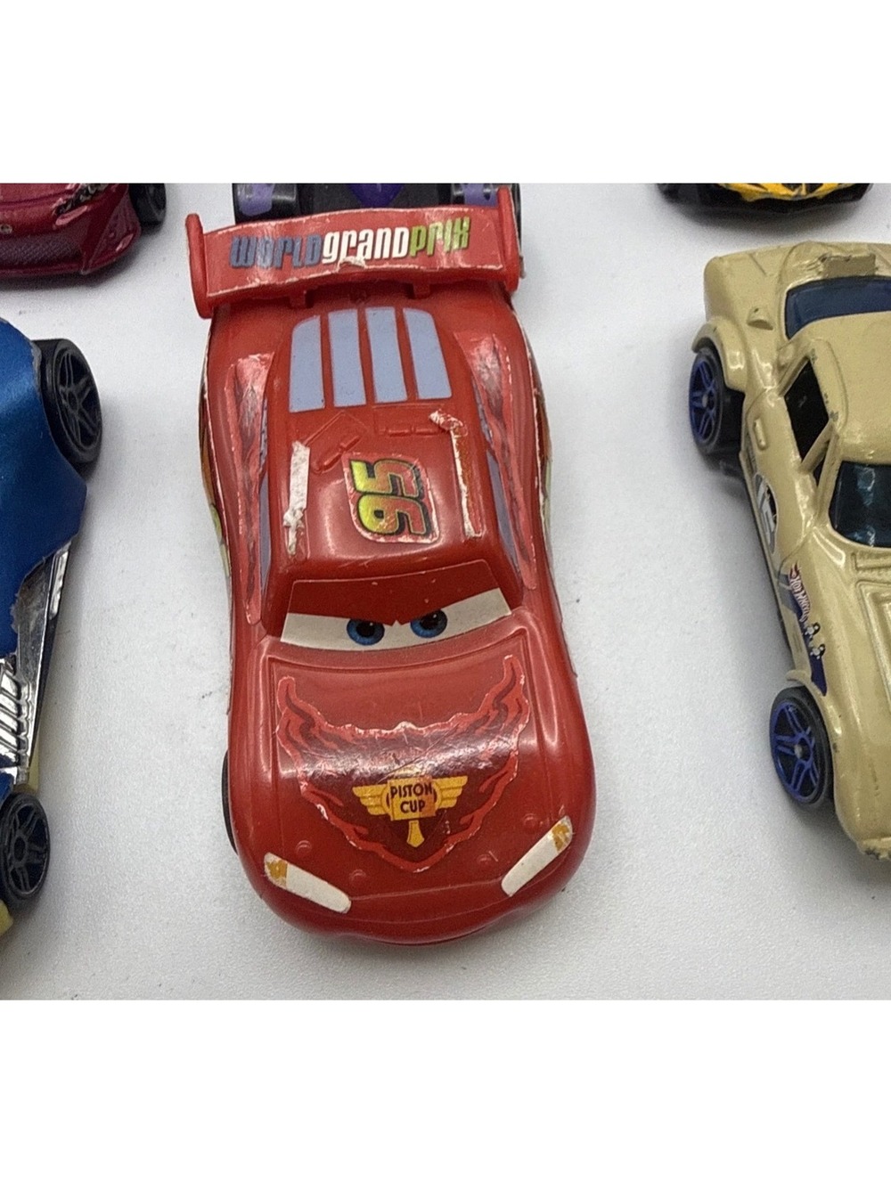 Hot Wheels Diecast Toy Car Lot - 20 Vehicles Including Lightning McQueen - Picture 3 of 7